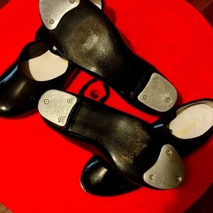 Meet your Posher, Penelope tap shoes black art stone